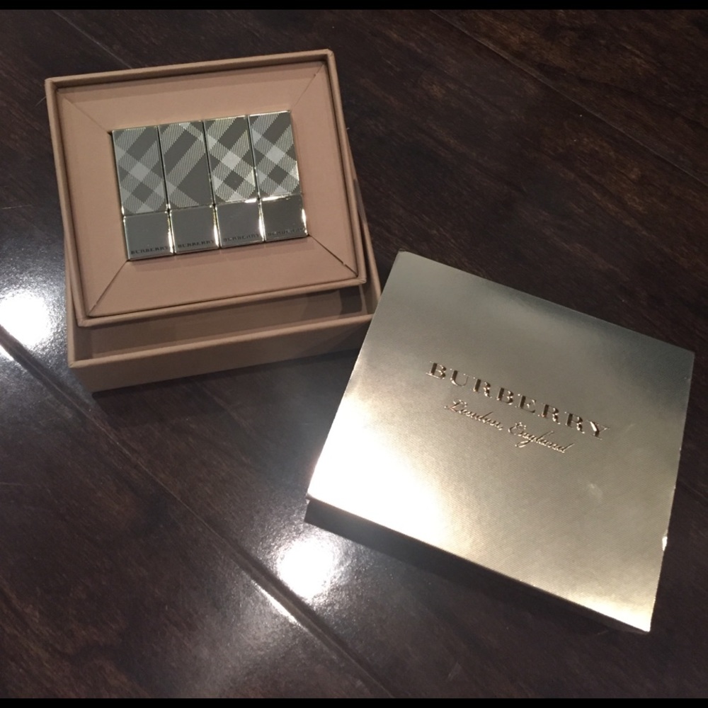 Burberry festive mini lipkit. Sold out