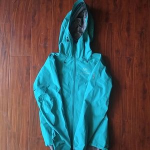 Women's Arc'teryx beta LT goretex jacket