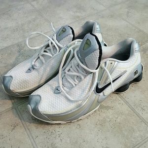 ☆☆Men's Nike Shox ✂️price cut Today ✂️