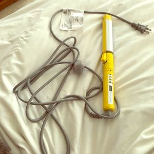 Drybar curling iron