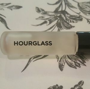 Hourglass No. 28 serum primer