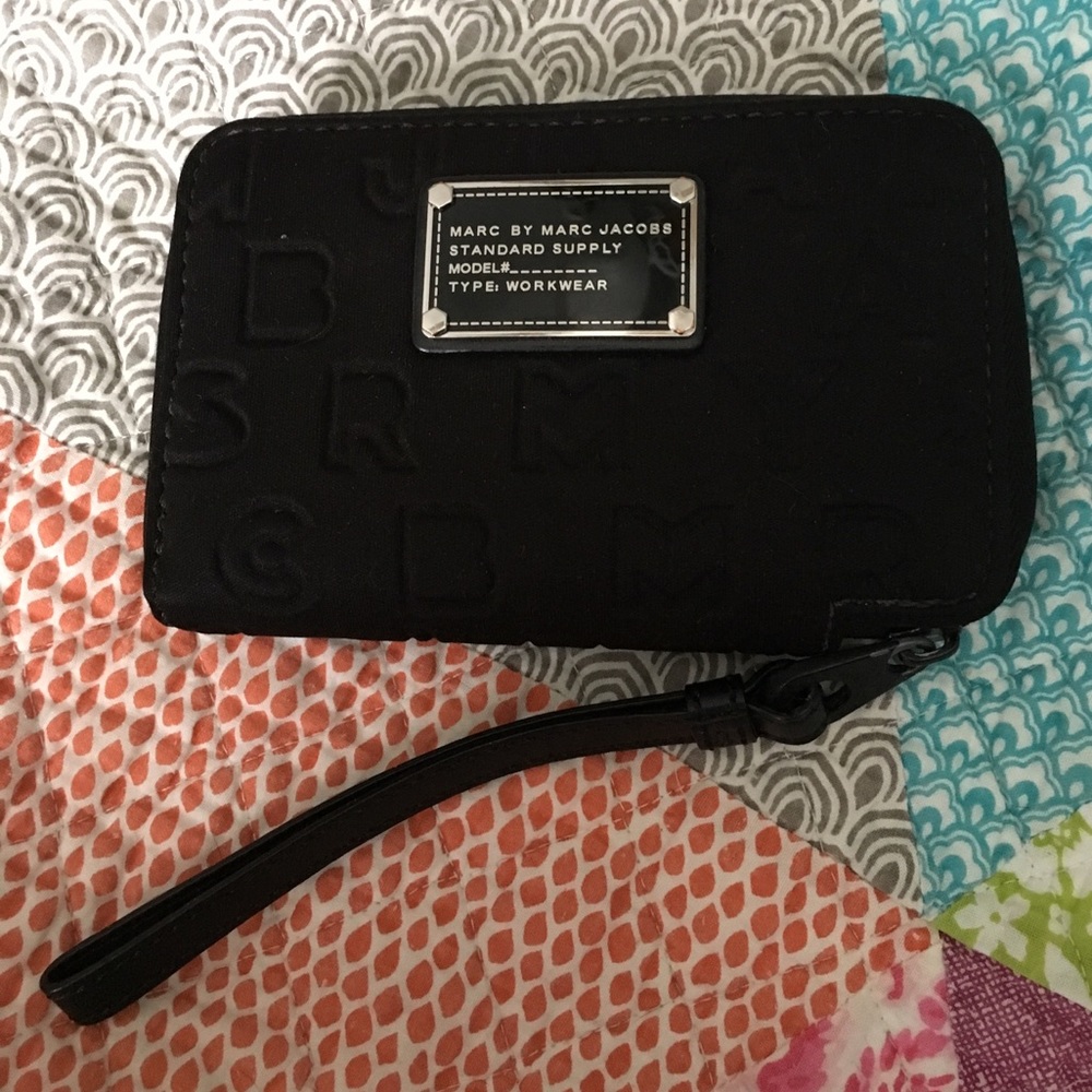Marc By Marc Jacobs zip around wallet