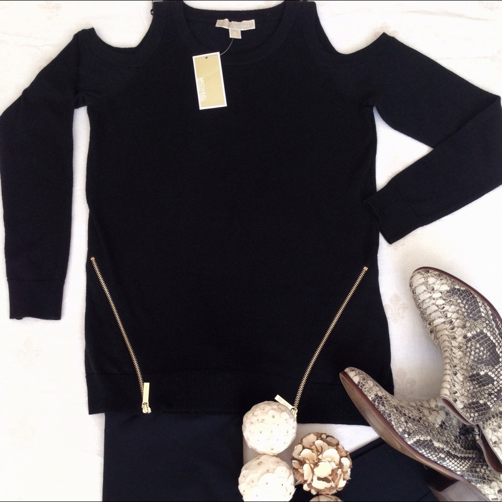 MICHAEL KORS NWT  Cold Shoulder  Top Sweater.