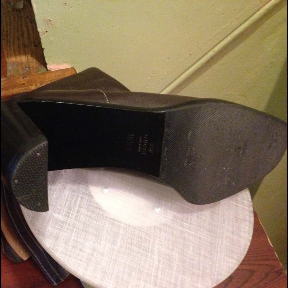 Gucci dark brown boots - Picture 2 of 4