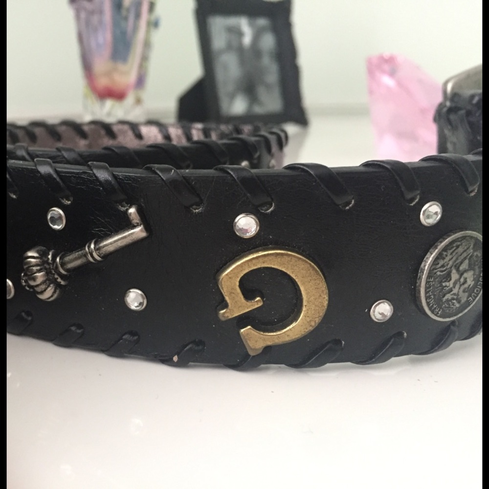 Guess belt