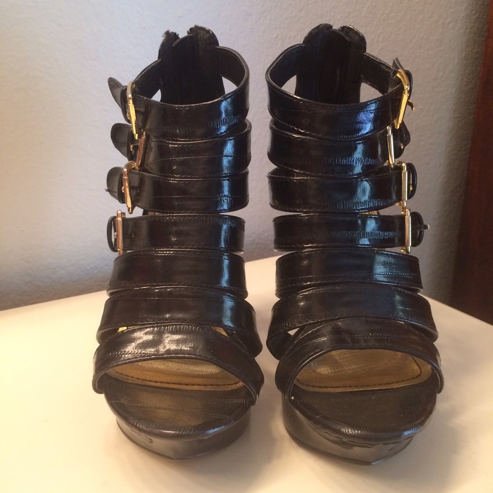 Black side Buckle heels