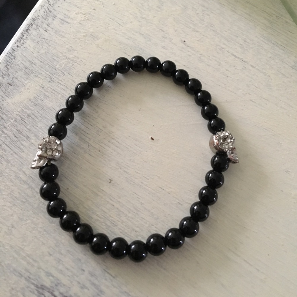 Nwot black and silver skull bracelet
