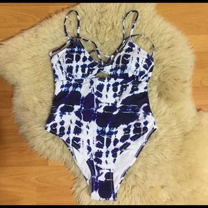 NWT Cupshe Snowy Night Tie Dye One Piece Swimsuit