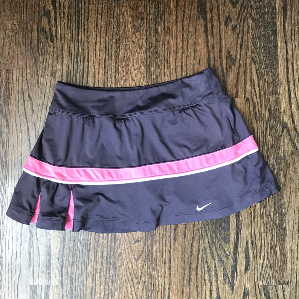 Nike gray and pink tennis skirt size Small