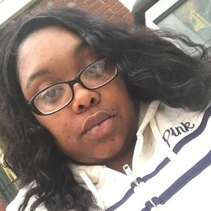 Meet your Posher, Mercedes