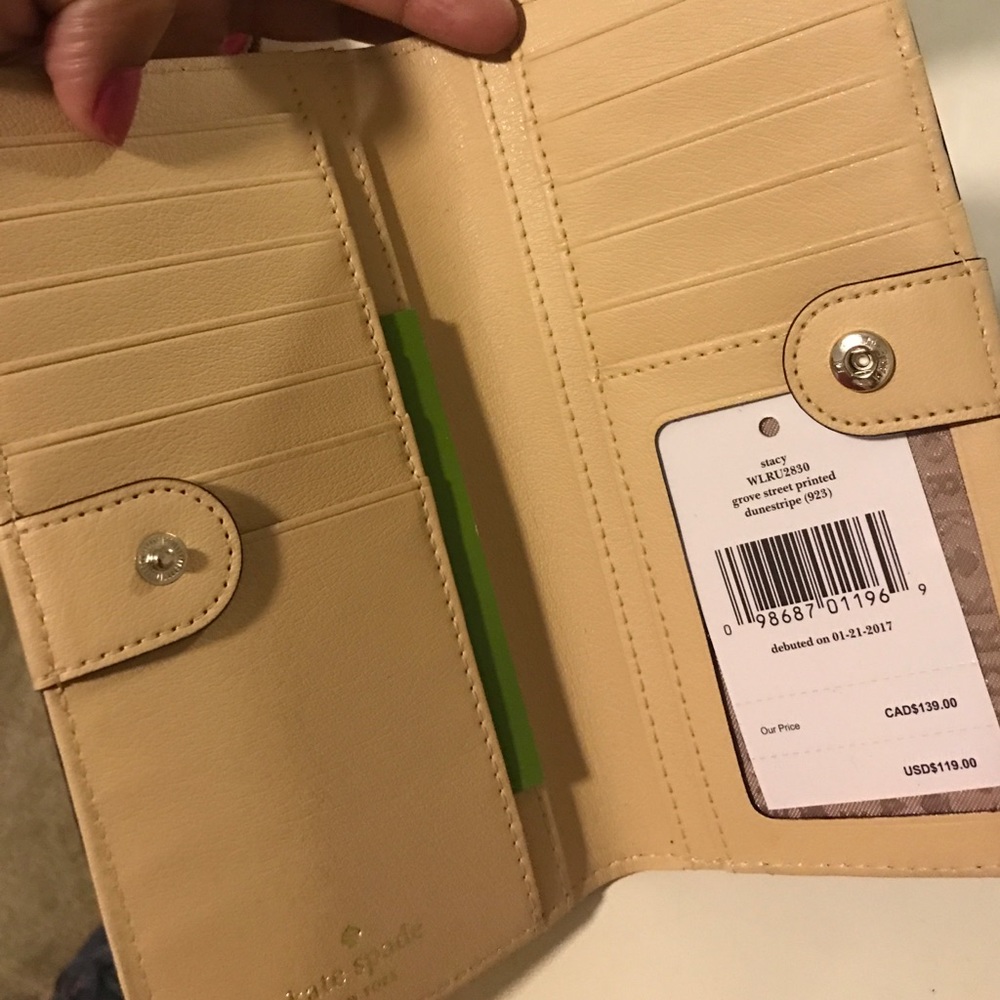 Kate Spade - Picture 2 of 3