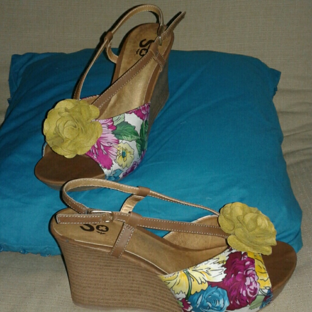So Floral Wedge Sandals 7
