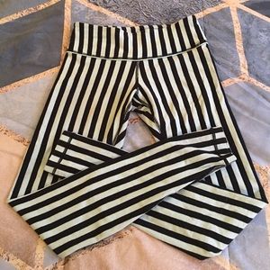 Lululemon mint & black striped wunder understand