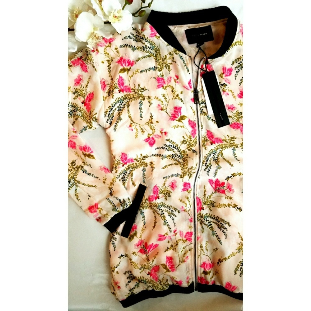 REDUCED!💕NWT floral bomber