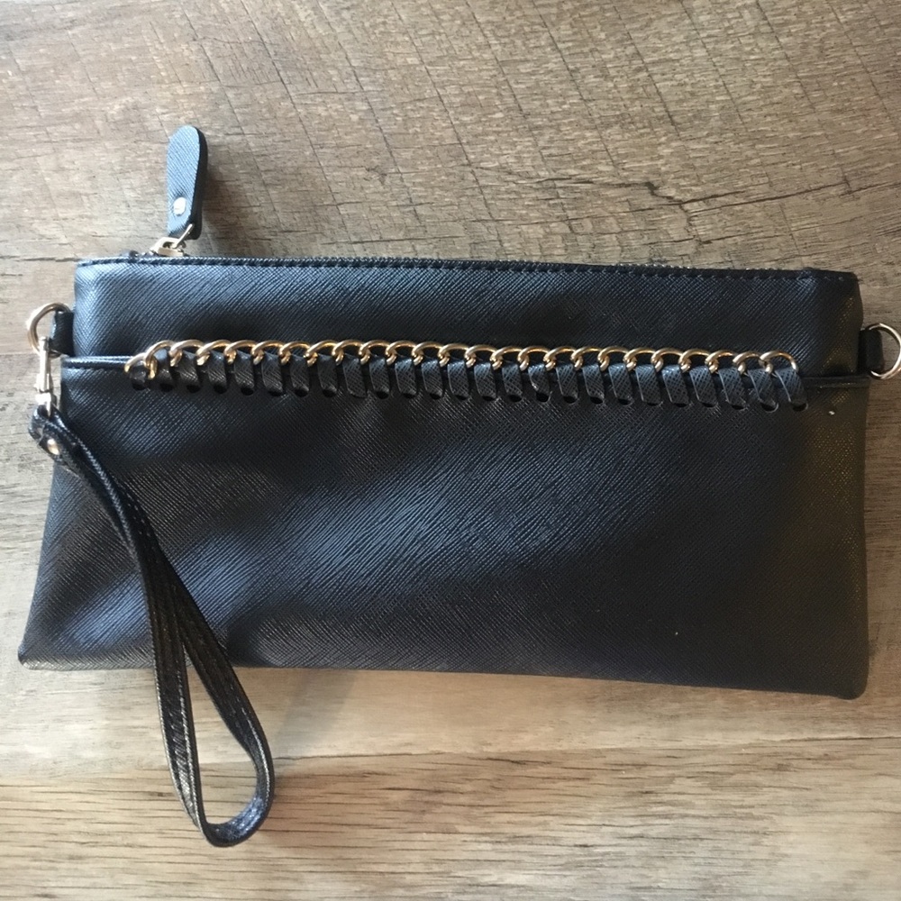 Perfect little black CLUTCH!