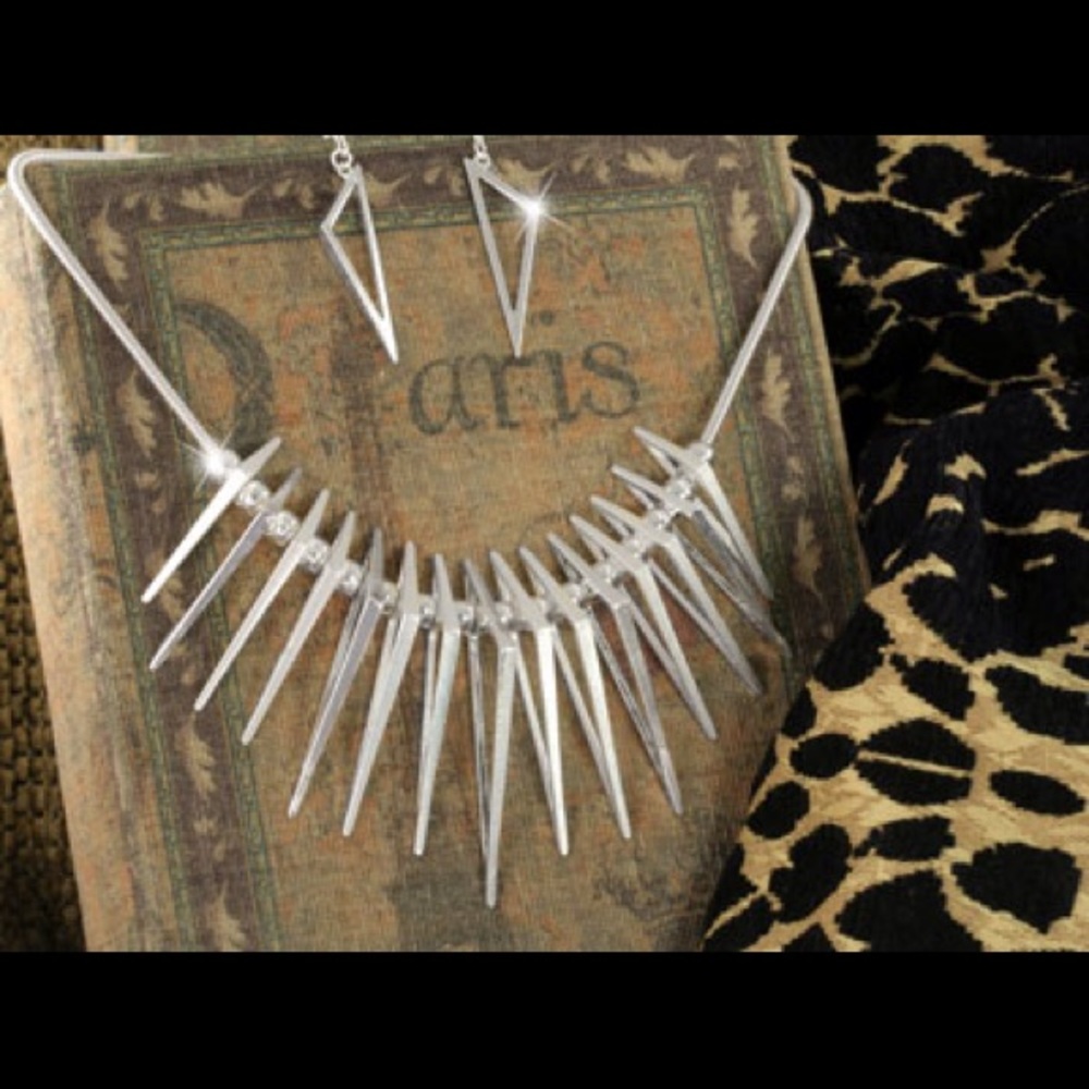 Silverstone necklace set. - Picture 1 of 1