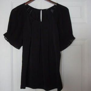 Express puffy sleeve shirt