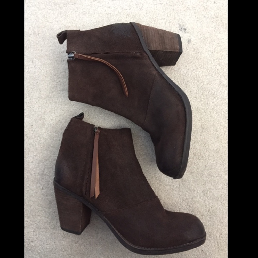 Dolce Vita booties