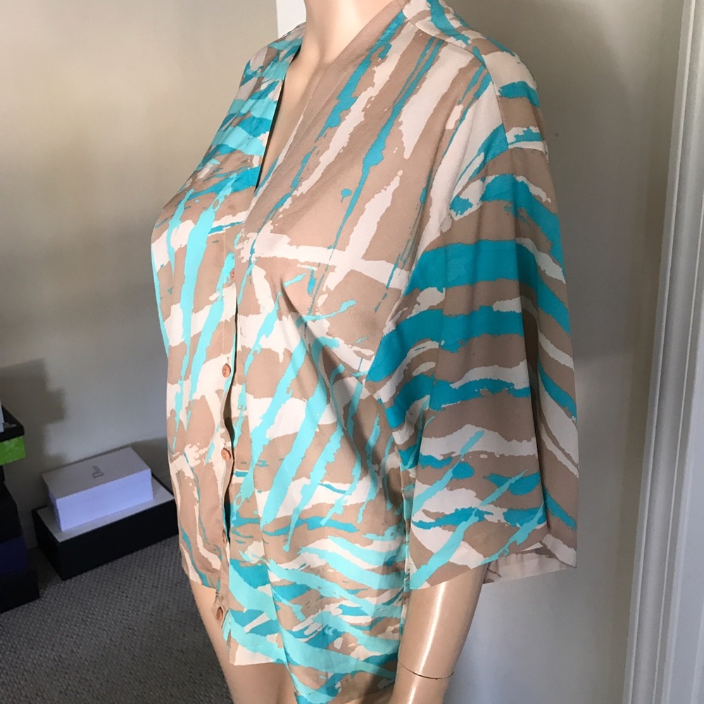 Blouse - Picture 2 of 3