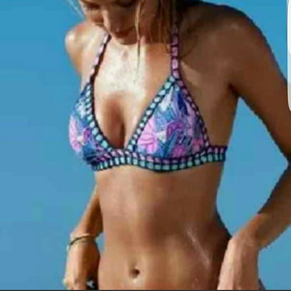 Victoria's secret MEDIUM CROCHET BIKINI BUNDLE NWT - Picture 4 of 4