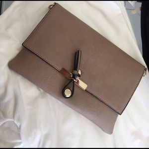 Nude Clutch (comes with strap)