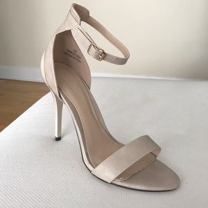 Sergio Bari Nude Pumps