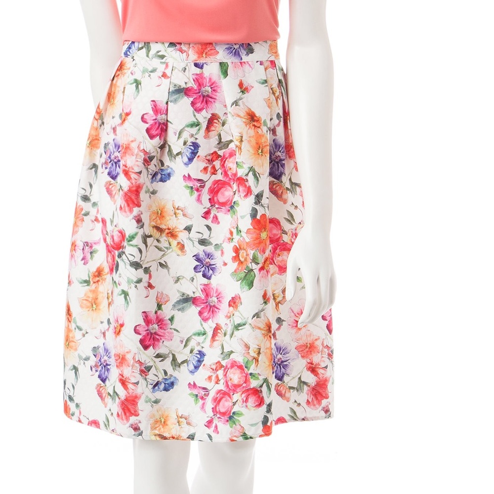 NWT Romeo + Juliet Couture Floral Skirt