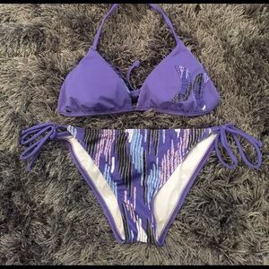 Price Dropped! Hurley bikini with reversible top