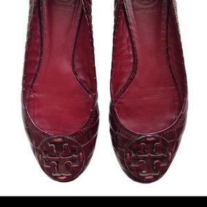 Burgundy Tory Burch Flats. (No 📦)