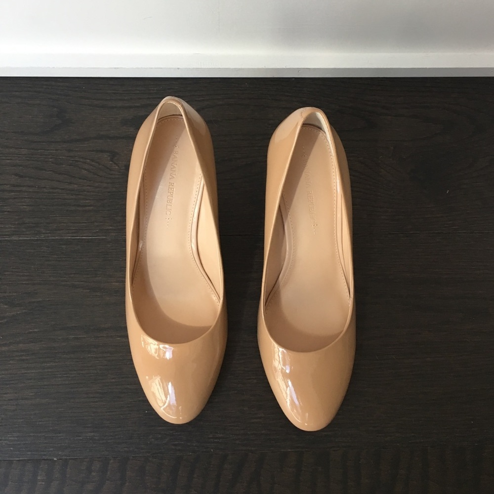 Banana Republic Patent Nude Wedges