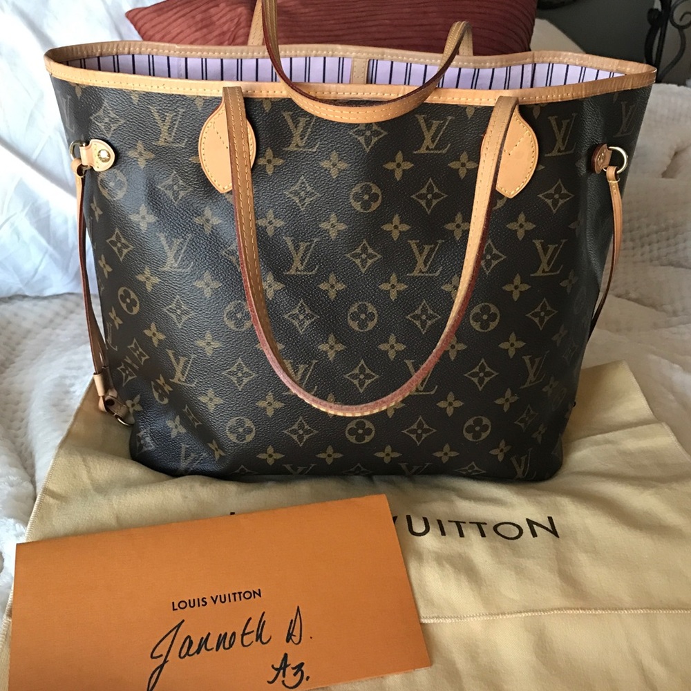 ❗❗Sold❗❗Louis Vuitton Neverfull MM RB interior