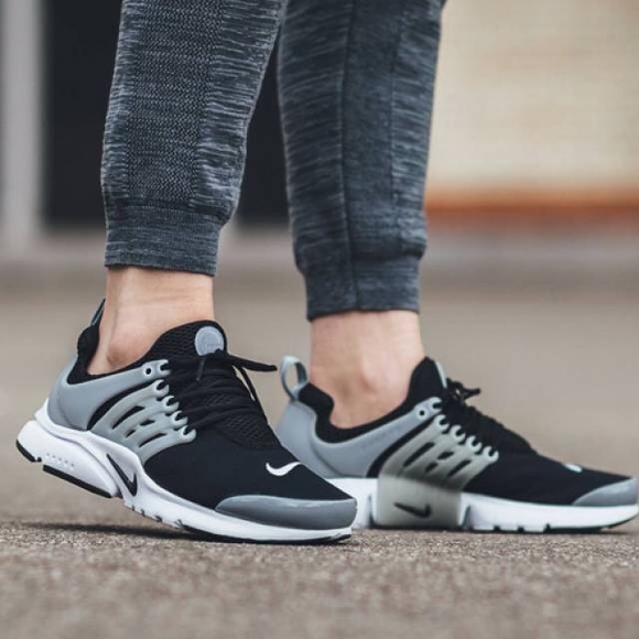 NIKE AIR PRESTO BLACK WHITE GREY NEW SHOES - Picture 2 of 6