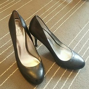 Jessica Simpson. 10w. Black Heels.
