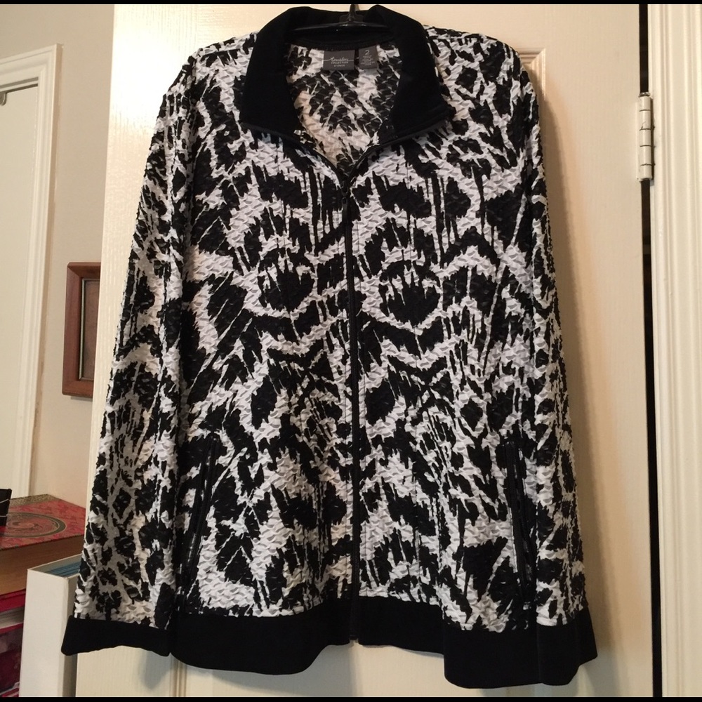 Brand new Chicos Travelers black & white jacket