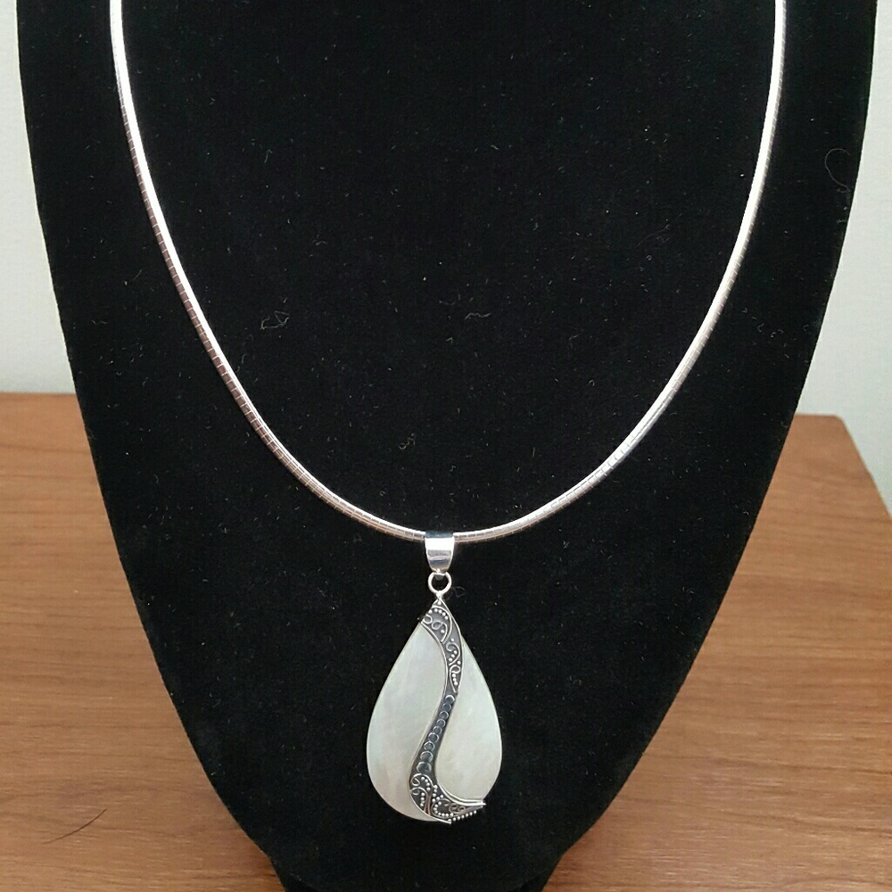 925 Sterling silver Mother of pearl necklace
