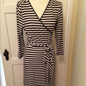 Stripe 3/4 sleeve knee length wrap dress