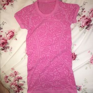 Lululemon short sleeve top