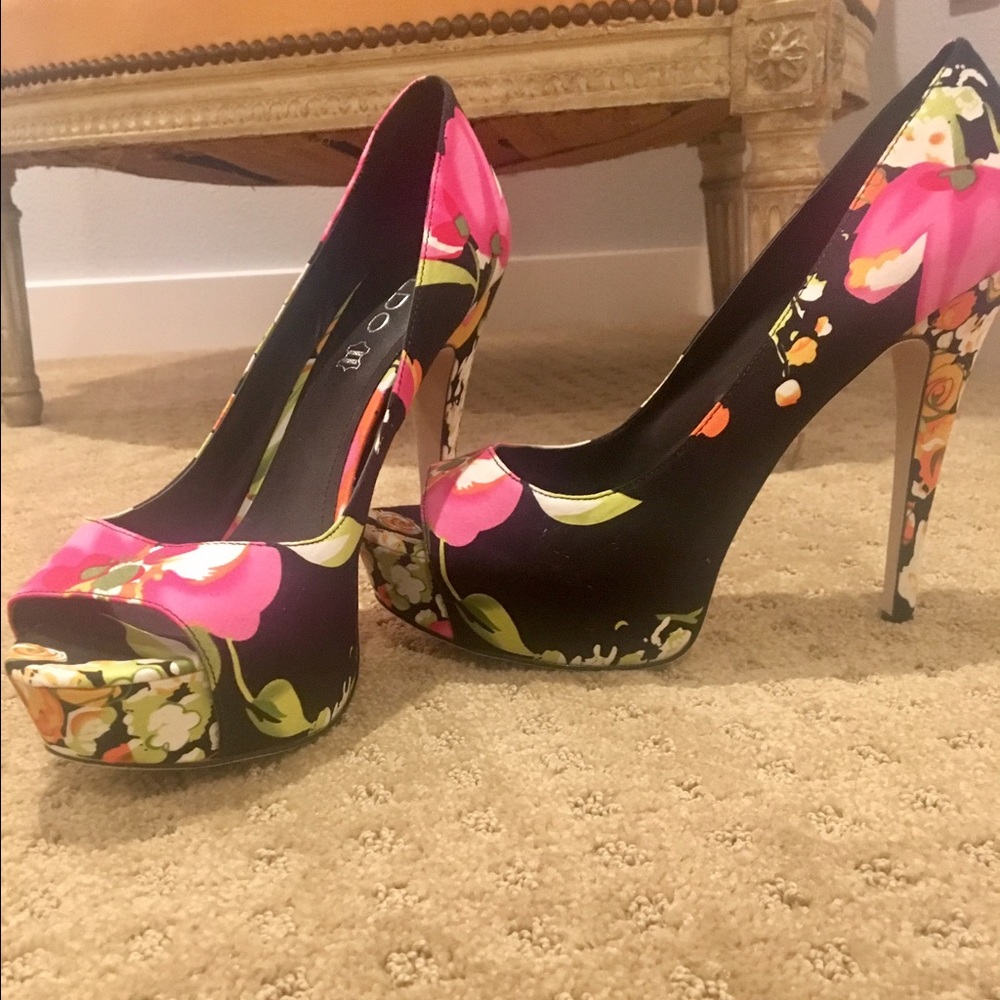 Aldo NWOB floral high heals