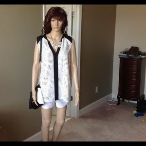 NWT VInce Camuto top, large