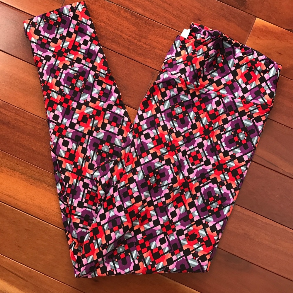 Lularoe NWT TALL AND CURVY (TC) LEGGINGS