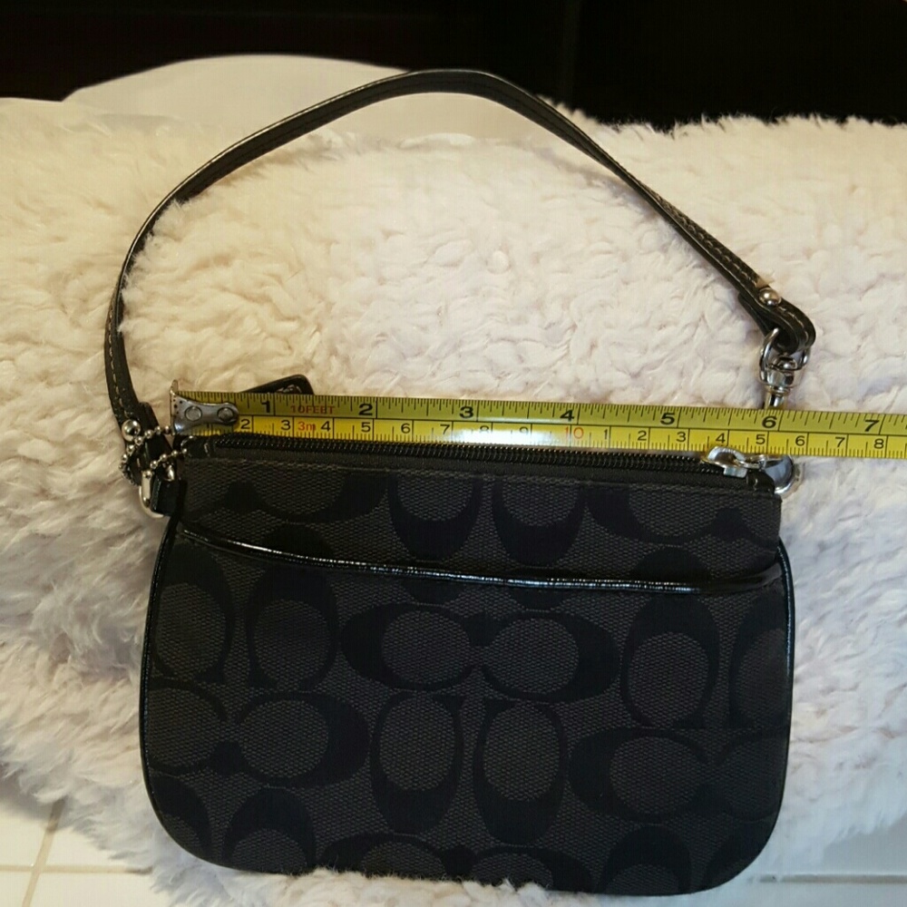 Coach wristlet - Picture 4 of 7