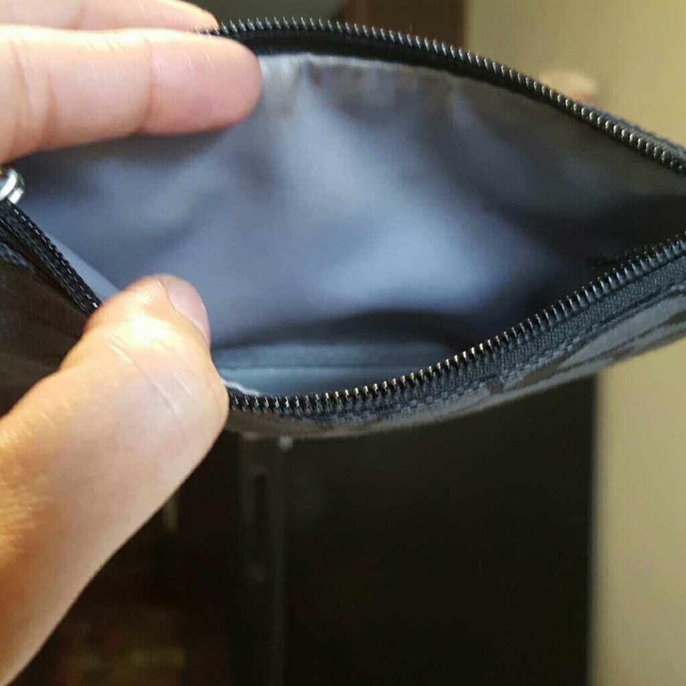 Coach wristlet - Picture 6 of 7
