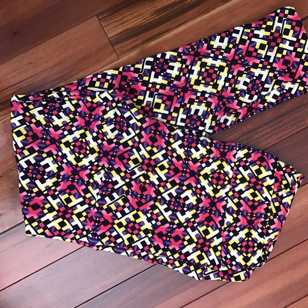 Lularoe NWT TALL AND CURVY LEGGINGS
