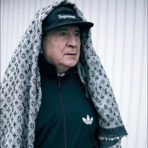 Meet your Posher, Corey