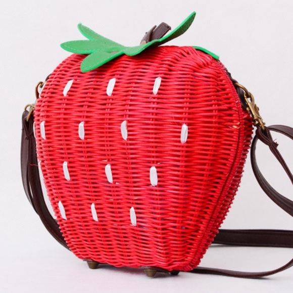 ❌SOLD❌Strawberry straw bag - Picture 4 of 4