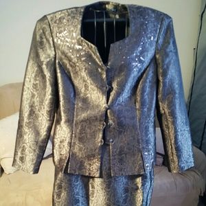 #O-001. Dress  skirt suit. Jacket and skirt.