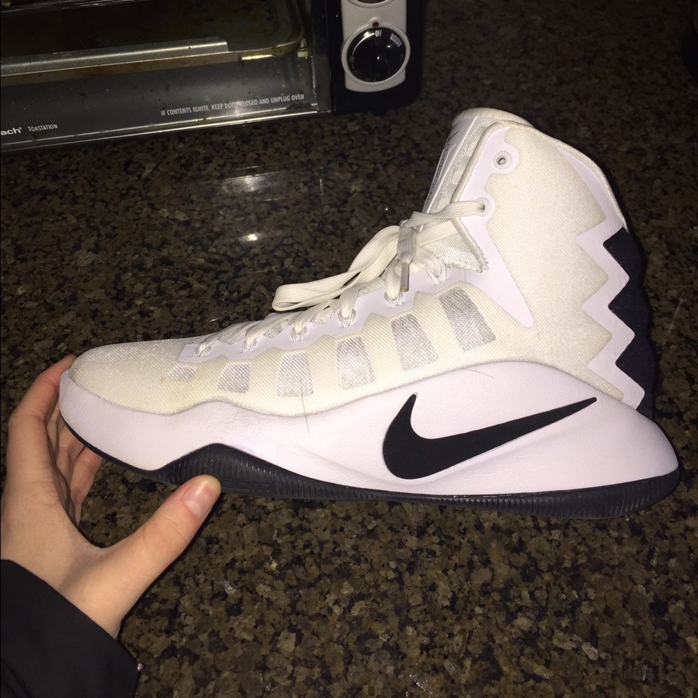 Nike Basketball Sneakers - Picture 2 of 4