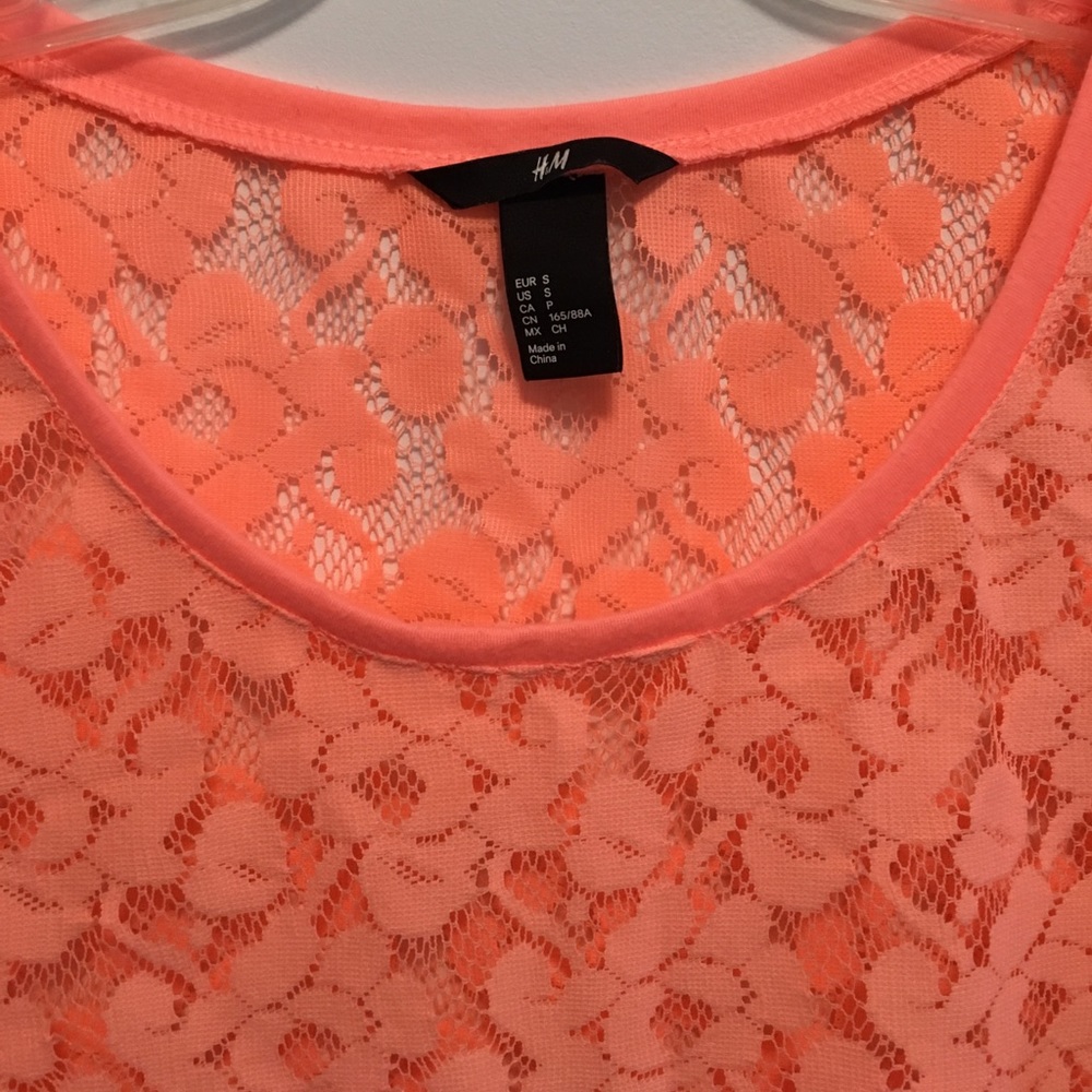 Cute spring top - Picture 2 of 3