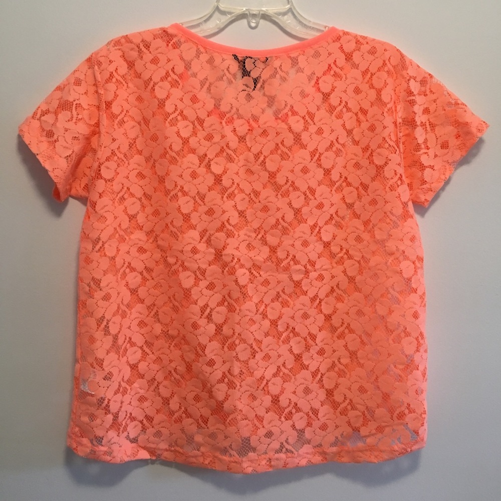 Cute spring top - Picture 3 of 3