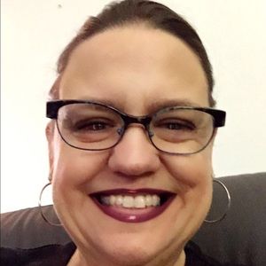 Meet your Posher, Leslie